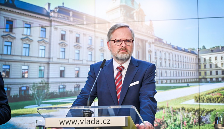 Petr Fiala: V případě stavby gigafactory zajistíme činnosti na letišti v Líních u Plzně někde jinde