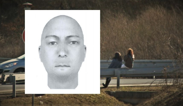 Kriminalisté hledají neznámého muže v souvislosti se surovou smrtí mladé ženy z domažlické výpadovky