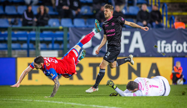 Viktoriáni vyhráli ve Zlíně 3:0, udrželi si neporazitelnost v lize a vedou neúplnou tabulku o sedm bodů