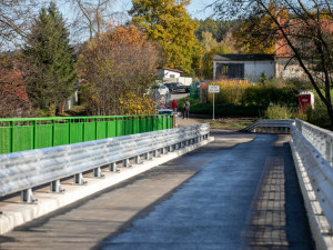 Ovčí most přes řeku Radbuzu prošel náročnou opravou za 25 milionů, už ho opět mohou využívat motoristé i pěší