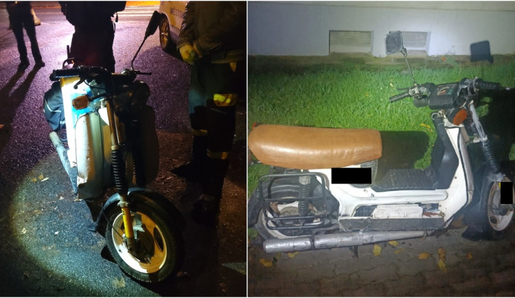 Muž se pár dní po vloupačce proháněl městem na kradeném skútru, strážníci ho chytili při jízdě v protisměru