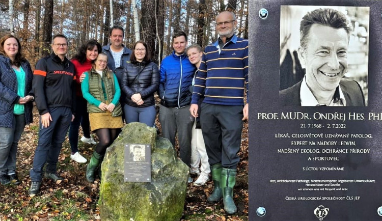 Lékaři uctili památku svého předčasně zemřelého věhlasného kolegy při obnově požárem zničeného Národního parku České Švýcarsko