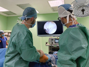 Obrovský zájem pacientů vyvolala nemocnice nabídkou artroskopických operací kolen i ramen s krátkou čekací lhůtou