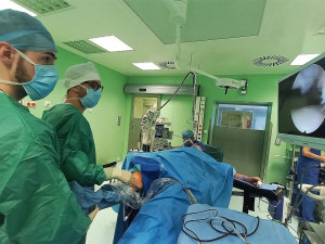 Obrovský zájem pacientů vyvolala nemocnice nabídkou artroskopických operací kolen i ramen s krátkou čekací lhůtou