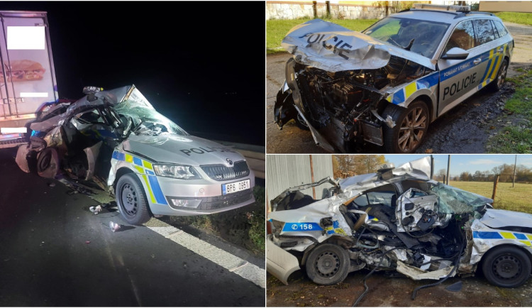 Cizinec v kradené dodávce sešrotoval při divoké honičce dvě policejní auta