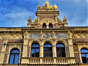 Legendární malíř v Plzni vyzdobil 19 měšťanských domů, dnes si město připomíná 170 let od jeho narození