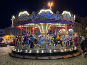 Adventní trhy lákají na velkolepý ohňostroj a bohatý kulturní program, chybět nebude ani vyhlídkové kolo