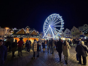 Adventní trhy lákají na velkolepý ohňostroj a bohatý kulturní program, chybět nebude ani vyhlídkové kolo