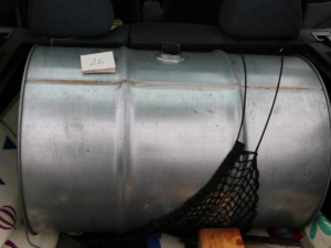 Pašák Gorbi dopadl po dramatické honičce zloděje nafty se zákazem řízení v kradeném autě