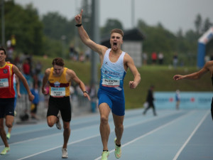 Nejlepším atletickým klubem v zemi se stal letos AK Škoda Plzeň. Atleti získali rekordních 82 medailí