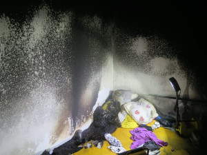 Takto vypadal po požáru jeden byt