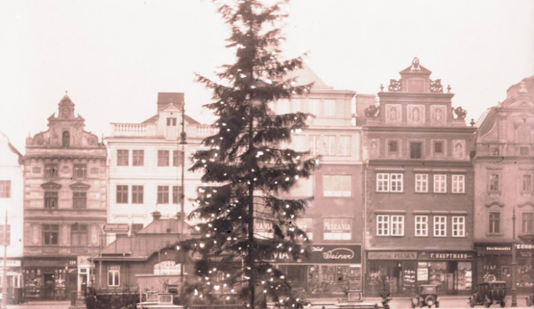 Vánoční strom na náměstí v Plzni, 1931