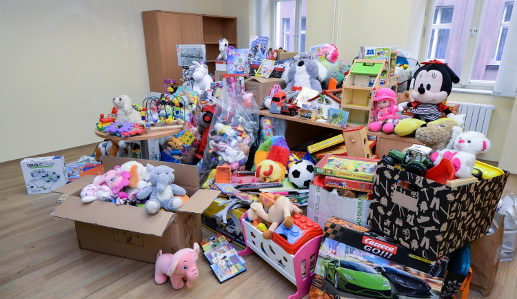 Sbírka hraček pro děti ze sociálně slabých rodin sklidila obrovský úspěch