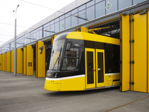 Škodovácké tramvaje se v Plzni vyrábí už 25 let. Do města se výroba přesunula v roce 1997 z pražské ČKD