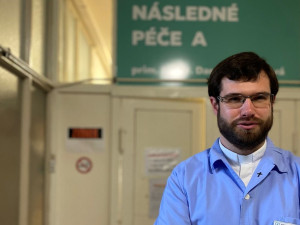 Nechávám na pacientech, o čem chtějí hovořit, říká nemocniční duchovní Tomáš Kadlec. Sejde se s nimi i v době svátků