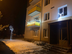 Nultý ročník soutěže o nejhezčí vánoční výzdobu zná své vítěze, bodoval vyparáděný balkon, provozovna i rodinný dům