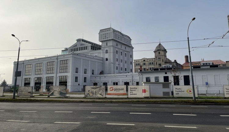 Vědeckotechnický park TechTower vznikl v objektu bývalých kasáren a pivovaru Světovar