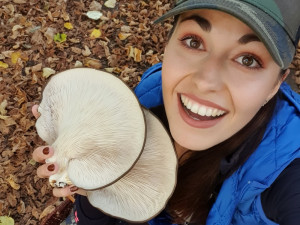 Česko letos zažívalo houbařské žně, říká populární Šumavská houbička. K návštěvě lesa inspiruje tisíce lidí