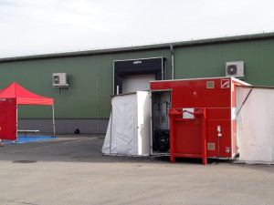 Veterináři spolu s hasiči začnou dnes s likvidací více než 100 000 slepic z velkochovu, kde je ptačí chřipka