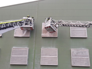 Likvidace 750 000 nosnic a milionů vajec potrvá několik týdnů a může vyjít na více než půl miliardy korun