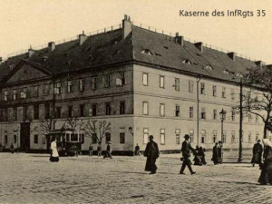 Následné demolici neunikla ani slavná kasárna 35. pěšího pluku