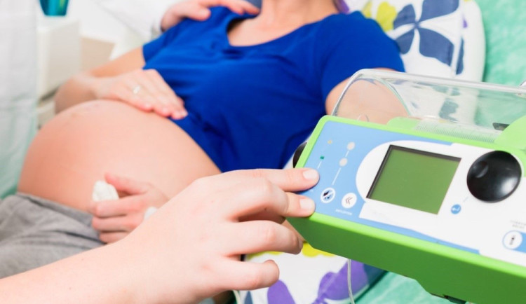 Porodnice umožňuje ženám, aby si při porodu dle potřeby dávkovaly látku tišící bolest. Stačí stisknout tlačítko