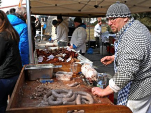 Plzeňský Prazdroj zve na tradiční zabijačku do Hospody Na Spilce nebo na první pivovarský brunch