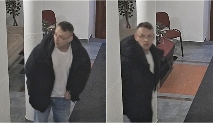 Nepozná někdo muže na těchto fotofrafiích?