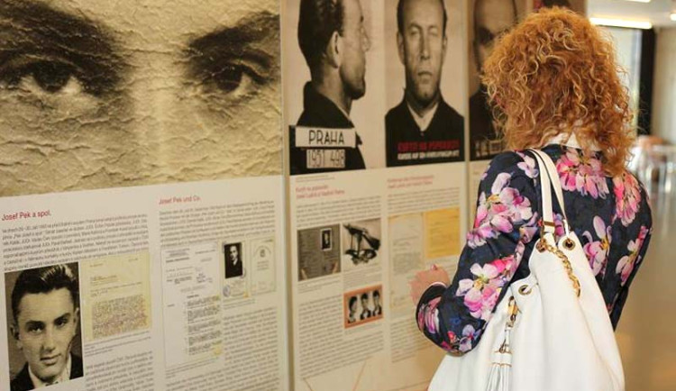 Archivní foto z výstavy v Klatovech