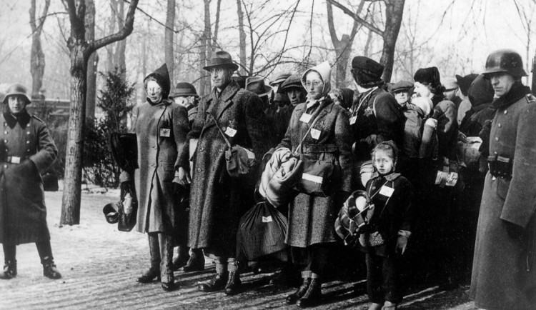 Před 81 lety odjelo z Plzně do ghetta v Terezíně 2 604 mužů, žen a dětí, většina z nich se domů už nevrátila