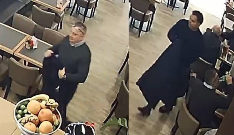 Nepozná někdo muže na tomto snímku