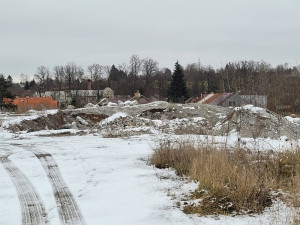 Po dlouhých desetiletích má město naději, že se zbaví Bílé haldy, kde leží tisíce tun strusky z bývalé hutě