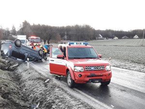 Silnice se proměnily v jedno velké kluziště, problémy mají řidiči zejména na Plzeňsku