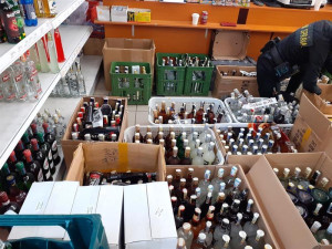Kontrolám neunikl ani nezdaněný alkohol