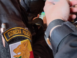 Pečlivá kontrola pravosti dokladů