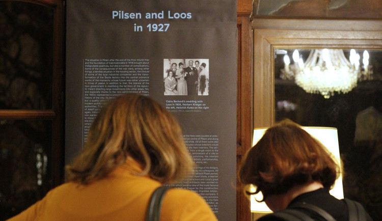 Příběh geniálního architekta Adolfa Loose a jeho plzeňskou tvorbu představuje výstava v Bruselu