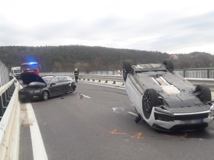 Nový Západní okruh ochromila jen 33 hodin po otevření nehoda dvou automobilů v nejobávanějším úseku