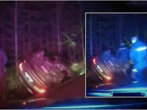 VIDEO: Muž se zákazem řízení ujížděl před policisty, havaroval a skončil převrácený v příkopu
