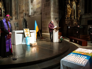 V plzeňské katedrále zazní dnes modlitba za Ukrajinu, příchozí mohou zapálit svíčku a přispět do sbírky