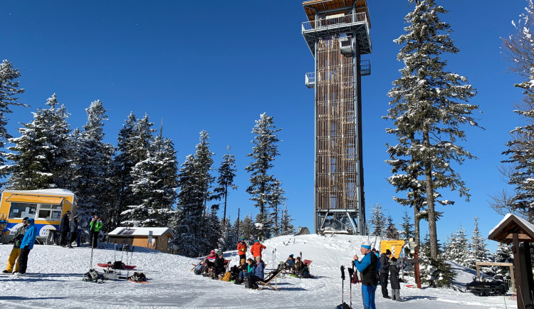 Na Šumavu se opět vrátila zima, před víkendem slibují skiareály velmi pěkné podmínky pro lyžování