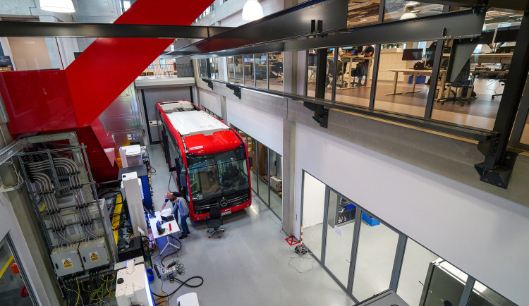 EvoBus plánuje kompletně přestěhovat do Česka z Německa a Francie výrobu karoserií pro autobusy