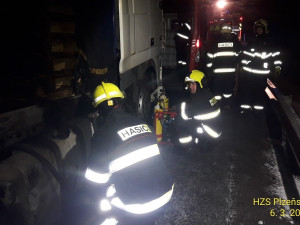 Na dálnici D5 opět hořel kamion, škoda jde do statisíců