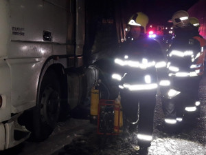 Na dálnici D5 opět hořel kamion, škoda jde do statisíců