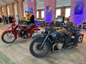 V bývalé trolejbusové hale vzniká unikátní muzeum historických motocyklů a automobilů. Vystavuje i nejnebezpečnější motorku