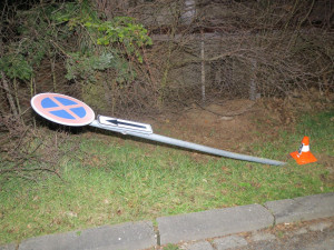 Mladí si chtěl splnit sen a ukradl autobus, dvakrát boural a nechal ho stát napříč v ulicí