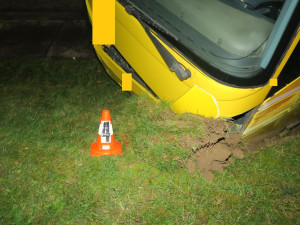 Mladí si chtěl splnit sen a ukradl autobus, dvakrát boural a nechal ho stát napříč v ulicí