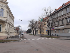 Řidiče v Rokycanech čekají zásadní dopravní omezení, začíná náročná rekonstrukce Jiráskovy ulice