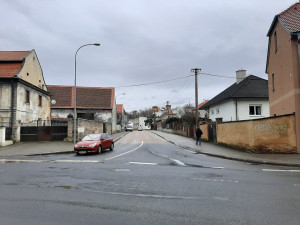Řidiče v Rokycanech čekají zásadní dopravní omezení, začíná náročná rekonstrukce Jiráskovy ulice