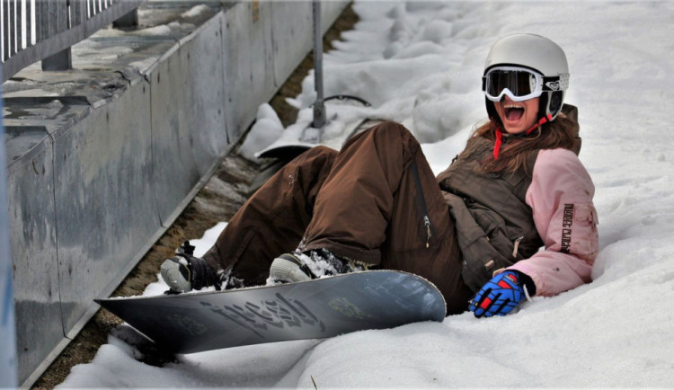 Kvůli teplému počasí zřejmě skončí už v neděli lyžařská sezóna v šumavském středisku Ski&Bike Špičák