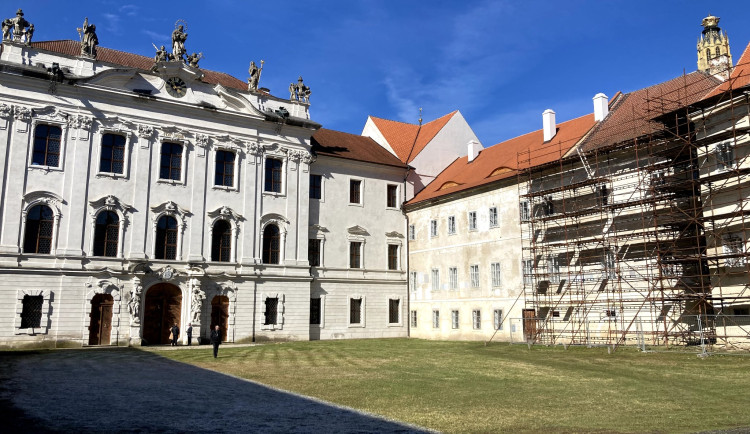 Návštěvníkům kláštera Kladruby se otevřou dosud nepřístupné části, uvidí také unikátní archeologické nálezy